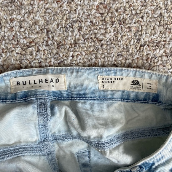 Bullhead Denim Acid Wash High Rise Frayed Shorts - Picture 3 of 3